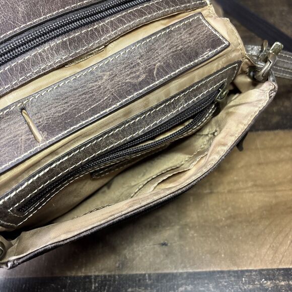 Concealed Carry Gun Tote'n Mamas Distressed Leather Crossbody Purse RFID - Picture 6 of 11